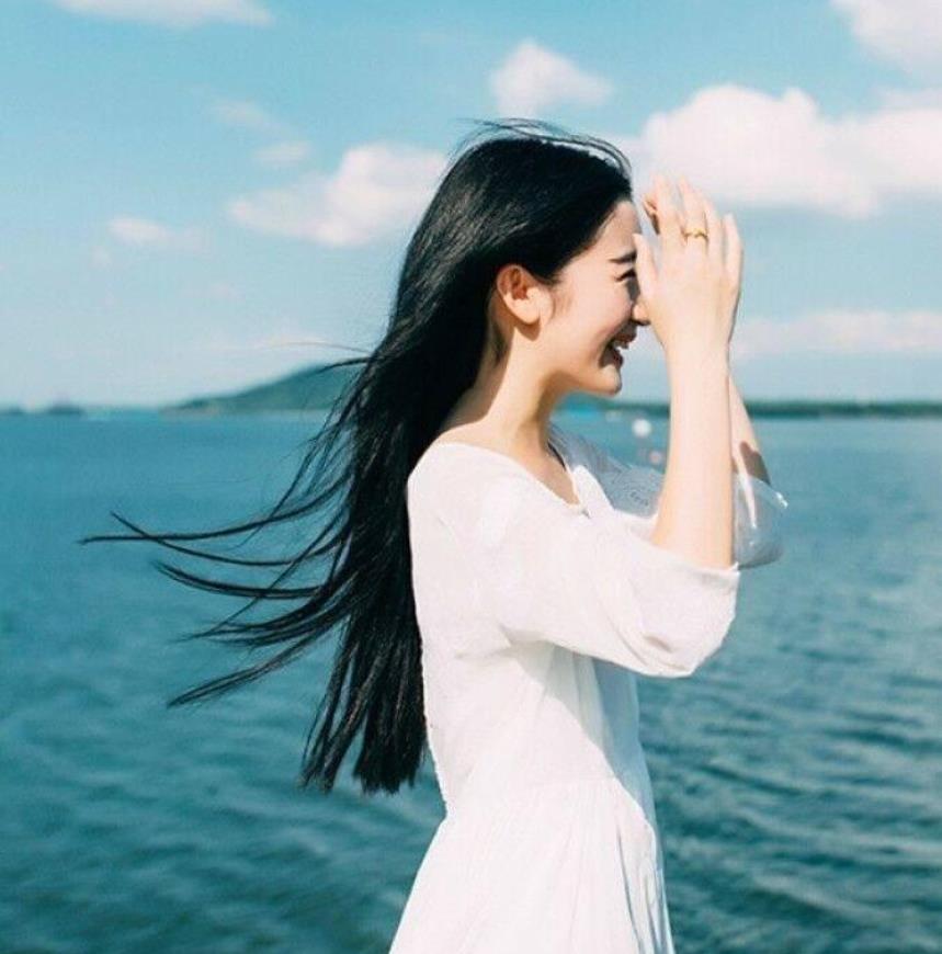 走进女换衣间，感受女性的温柔与私密，探寻背后的故事