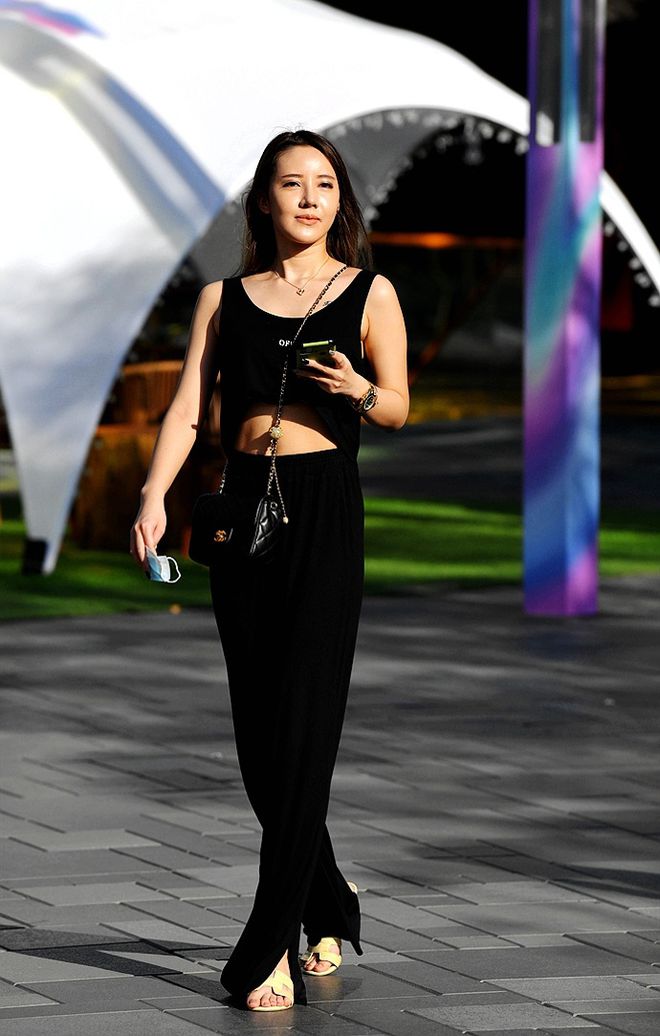 昆明美女街拍图片_昆明美女街拍2024图片_云南昆明美女
