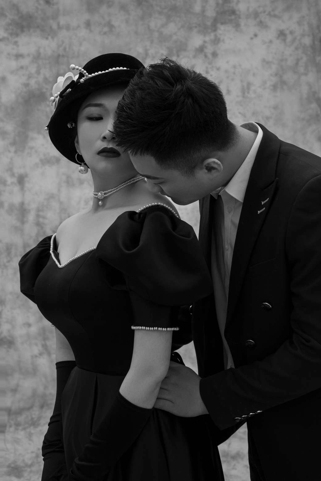 婚纱照怎么照片-拍婚纱照的甜蜜瞬间：阳光正好微风不燥，我们的爱情在此刻永恒